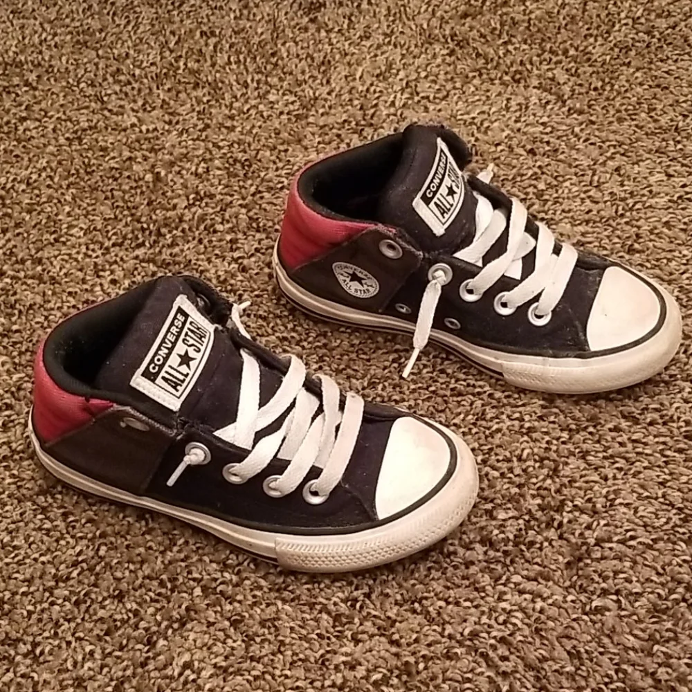 Converse all star little boy's size 11 black&white